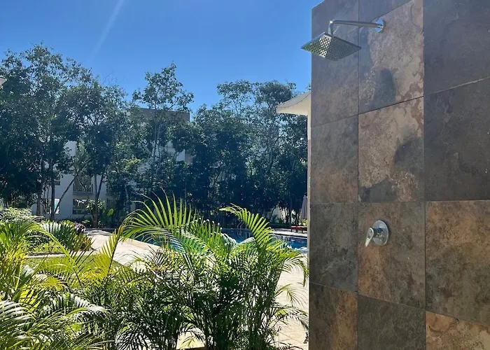 Large Three-bedroom Apartment