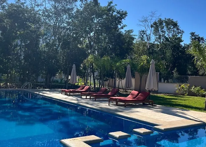 Large Three-bedroom Apartment *